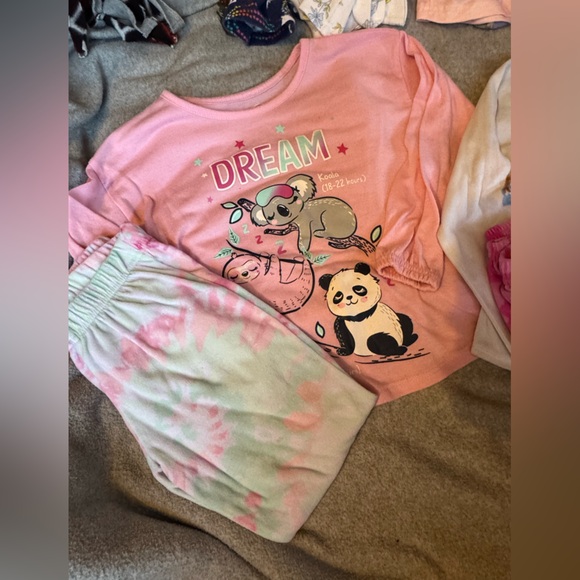 Girls XS PJs - Picture 3 of 4